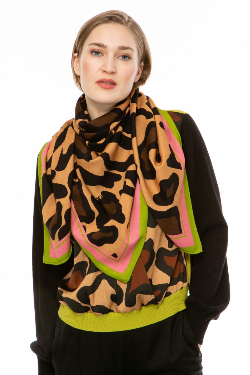 BIG-LEO_23211005_scarf-1