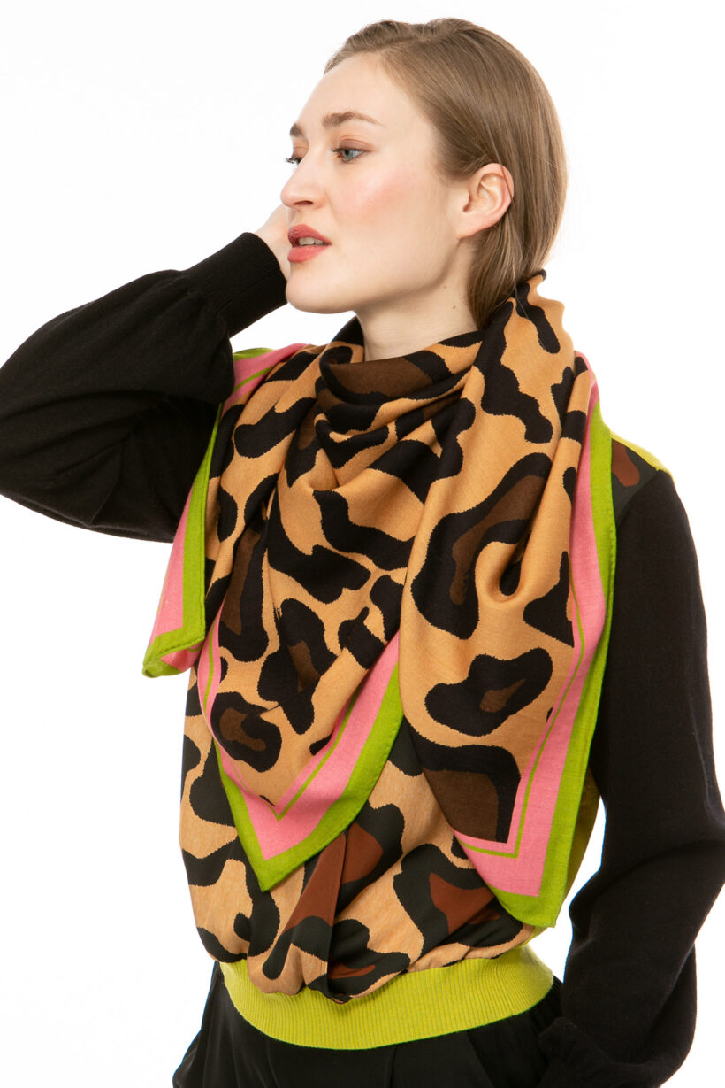 BIG-LEO_23211005_scarf-2
