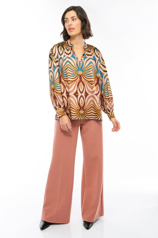 IVI collection SWIRL hochwertige Baumwollbluse in den Farben rose und schwarz aus der Resort25 Kollektion. IVI collection SWIRL high-quality cotton blouse in the colors rose and black from the Resort25 collection.