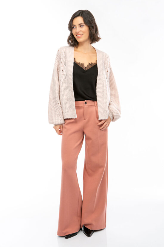 IVI collection SOLID KNIT Strickcardigan in der Farbe rose aus der Resort25 Kollektion. IVI collection SOLID KNIT cardigan in rose from the Resort25 collection.
