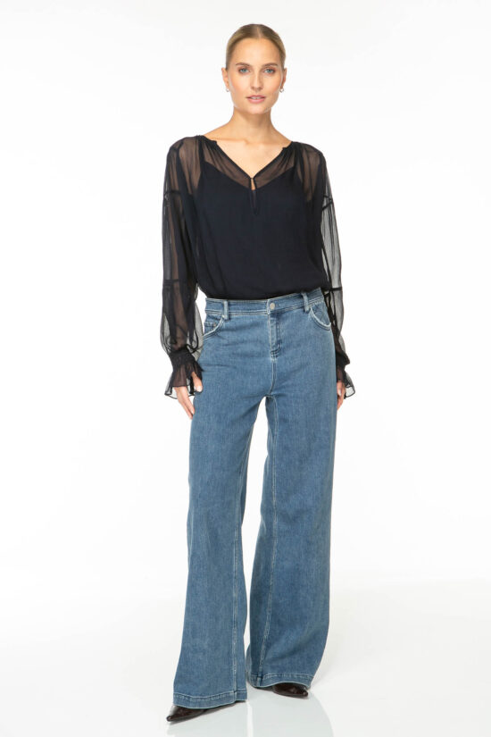 Produktbild: FANCY CRINKLE Bluse in dunkelblau. Bild von vorne.