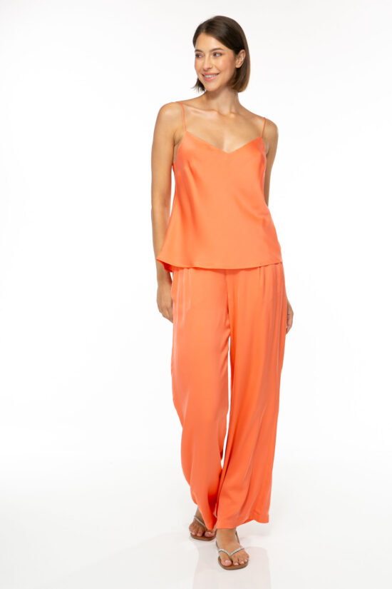 Produktbild: SOLID SILK Seidenhose in koralle. Bild von vorne.