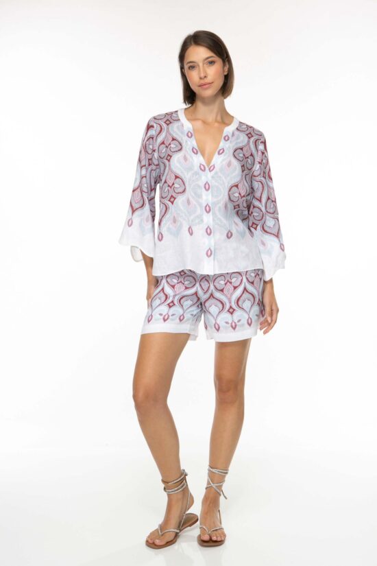 Produktbild: FRESCO Leinenbluse mit floralem Print auf weißem Hintergrund. Bild von vorne.